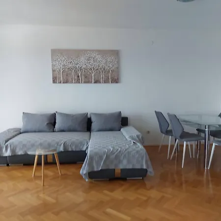 Lo Seaview Haven Apartman