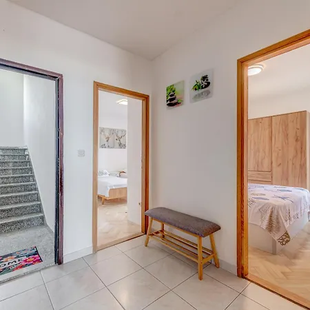 Lo Seaview Haven Спліт