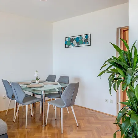 Apartamento Lo Seaview Haven Split
