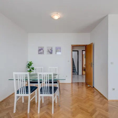 דירה Lo Seaview Haven *
